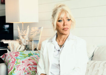 Despite Promises, Veterans Affairs Department Cut Thousands of Roles for Doctors and Nurses