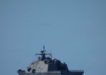 Trump Says U.S. Navy Might Escort Tankers in Persian Gulf