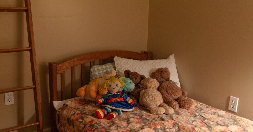 Inside the Underground Safe Houses Sheltering Immigrants From ICE