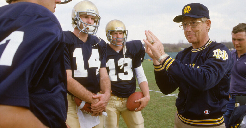 Lou Holtz, Who Coached Unbeaten Notre Dame to a Title, Dies at 89