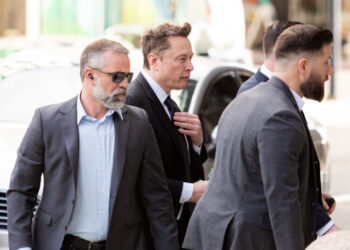 Elon Musk Defends Social Media Posts in Twitter Shareholder Lawsuit