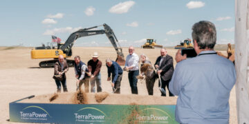 A Nuclear Reactor Backed by Bill Gates Gets Federal Approval to Start Building