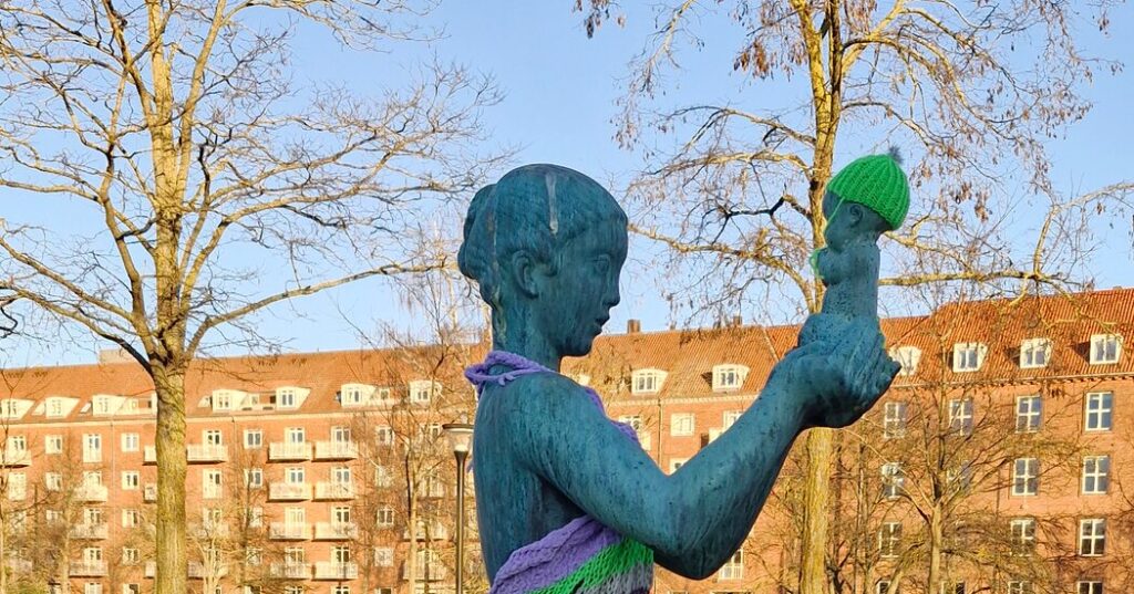 The Statues Were Mostly Men or Nude Women. So These Knitters Got to Work.
