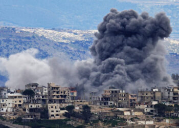 As Israel Pounds Lebanon, Thousands of Syrians There Flee Back Home