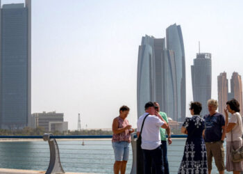 No Help and Few Options for Travelers Stranded by Mideast Conflict