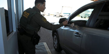 Man Killed After Fleeing Texas Border Patrol Checkpoint, Police Say