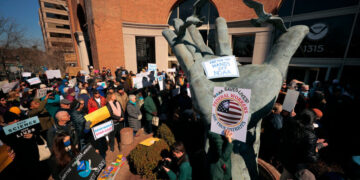 Feeling the Effects of 260,000 Federal Jobs Lost