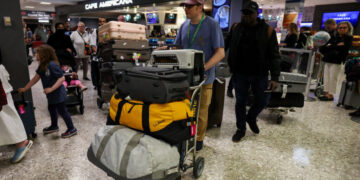 State Department Is Accused of Slow Assistance for Stranded Americans