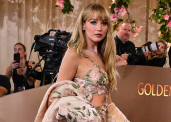 How Did the Naked Dressing Trend Start?