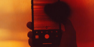 A Novel as Slim as an iPhone Has a Lot to Say About Technology