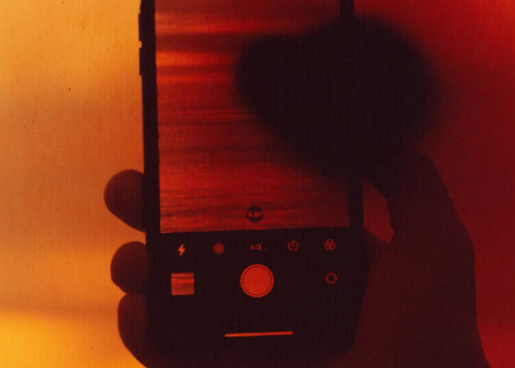 A Novel as Slim as an iPhone Has a Lot to Say About Technology