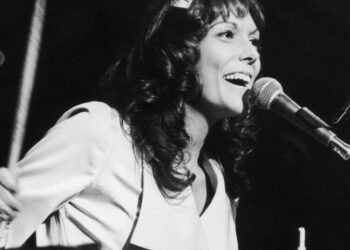 From 1983: Karen Carpenter, 32, Is Dead; Singer Teamed With Brother