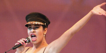 From 1995: Grammy-Winning Singer Selena Killed in Shooting at Texas Motel