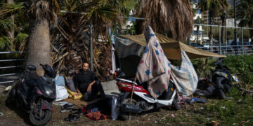 Families Forced to Sleep on the Streets of Beirut as Israel Pounds Hezbollah