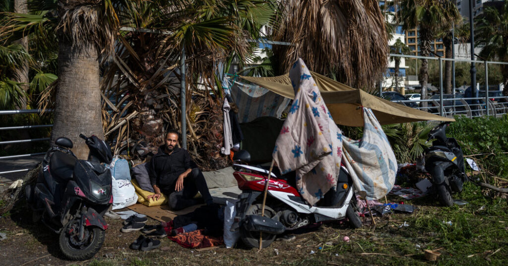 Families Forced to Sleep on the Streets of Beirut as Israel Pounds Hezbollah