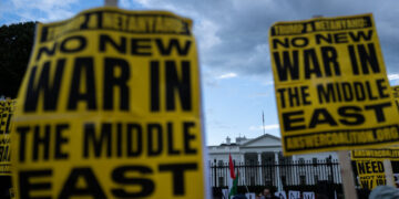 Democrats, Divided on Past Middle East Wars, Unite Against This One