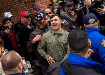 Smoking Jars of Metal and Fuses Thrown at Protest Near Mayor’s House