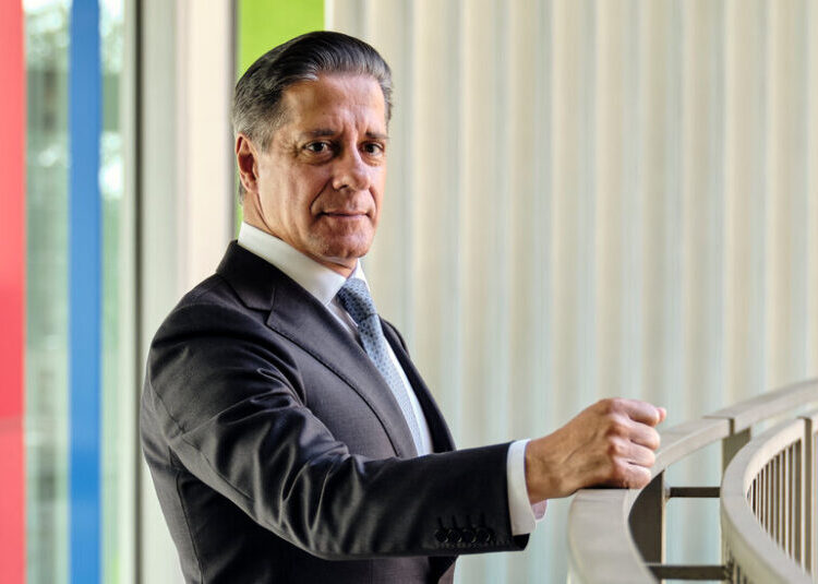 Los Angeles Schools Chief Brought Swagger, Then Scandal