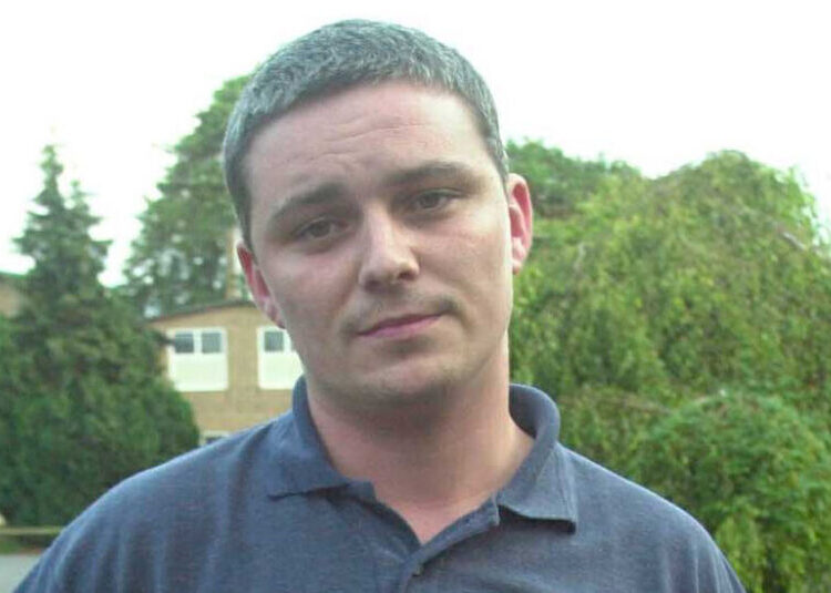 Ian Huntley, Whose Murder of Schoolgirls Appalled Britain, Dies After Prison Attack