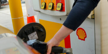 Oil Prices Surge Above $100 a Barrel for the First Time in Almost Four Years