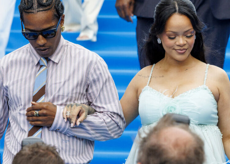 Woman Shoots at Rihanna’s Mansion Near Beverly Hills