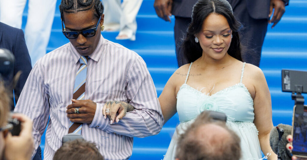 Woman Shoots at Rihanna’s Mansion Near Beverly Hills