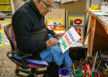 Is This Man the Last Living Number Painter in Naples?