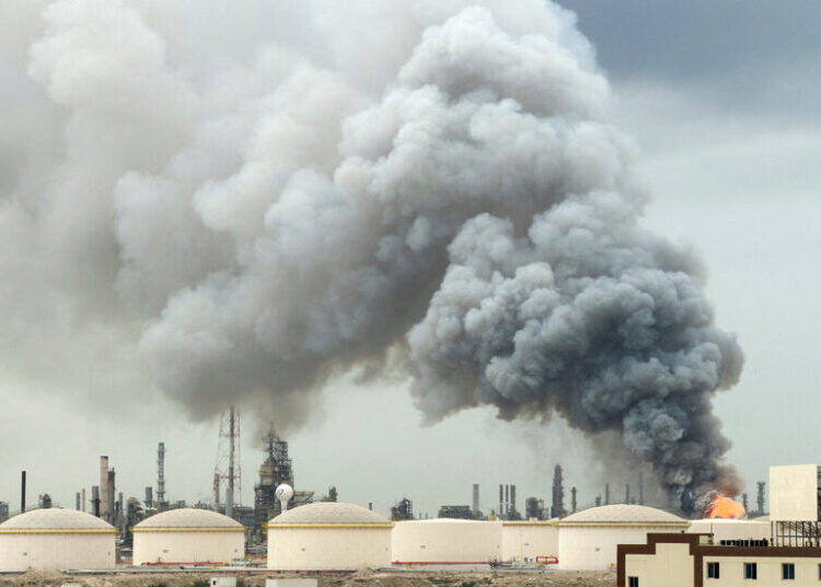 Dozens Wounded in Bahrain as Arab States Condemn Iranian Strikes