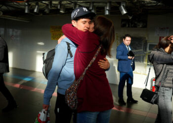 Oman Becomes Unlikely Hub for Evacuees Fleeing War in Gulf