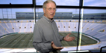 Bob Harlan, Who Steered the Green Bay Packers to a Revival, Dies at 89
