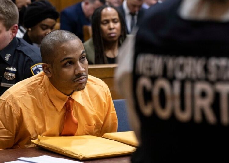 Man Accused of Killing an N.Y.P.D. Officer in 2024 Goes on Trial