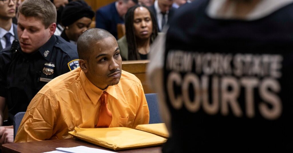 Man Accused of Killing an N.Y.P.D. Officer in 2024 Goes on Trial
