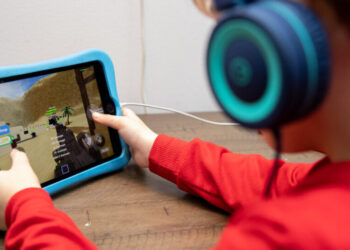 iPads in Kindergarten, YouTube on Breaks: The School Screen-Time Battle