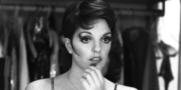Liza Minnelli’s Memoir Has the Sequins, but Not the Sparkle