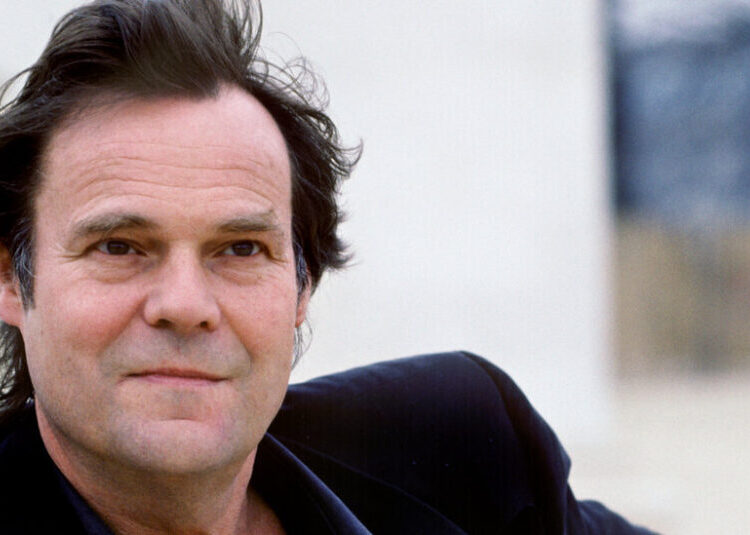 Peter Schneider Dies at 85; His Novels Explored a Divided Germany