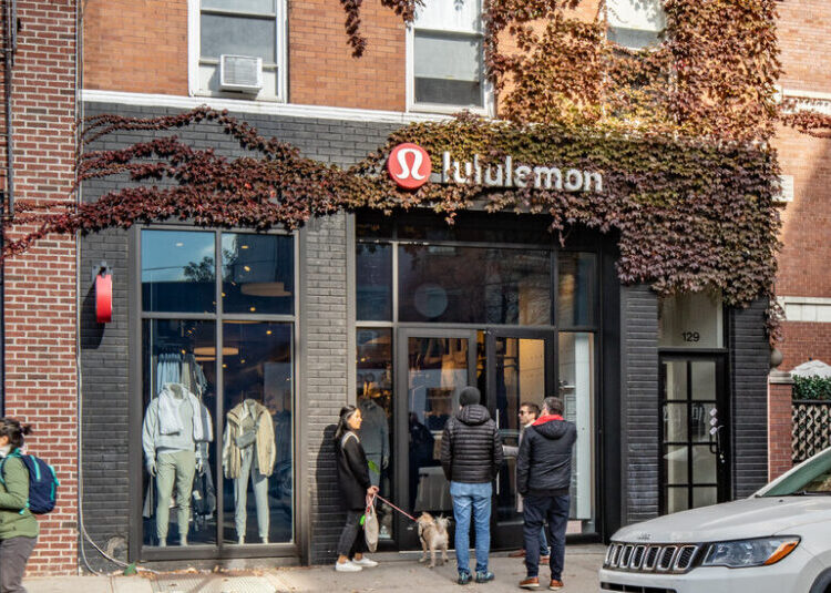 Looting Lululemon: Thieves Target Athleisure Stores in New York City