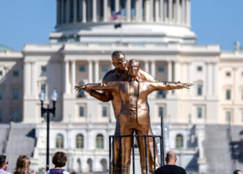 A Statue of Trump and Epstein Re-enacting ‘Titanic’ Pose Appears on National Mall