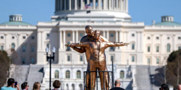 A Statue of Trump and Epstein Re-enacting ‘Titanic’ Pose Appears on National Mall