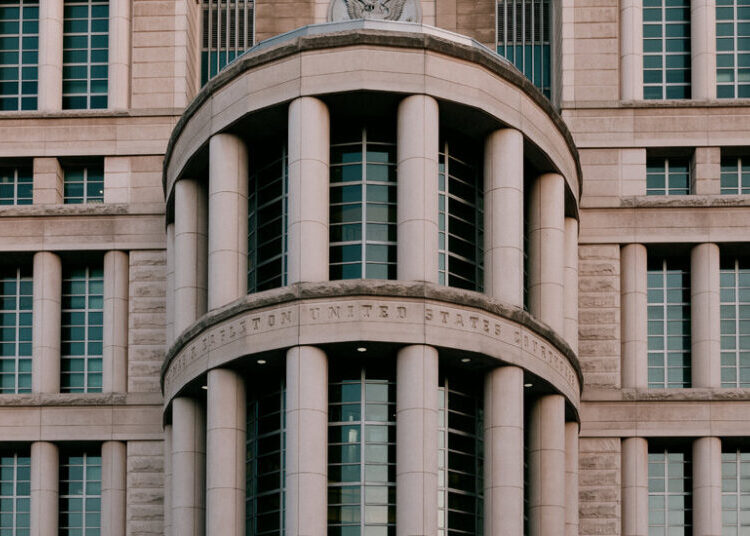 Ex-Officer Who Took Nude Images From Phones in Traffic Stops Is Sentenced