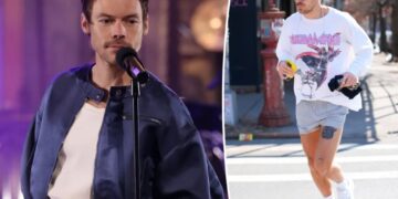 Harry Styles walks the 5-mile commute from Brooklyn to ‘Saturday Night Live’ rehearsals