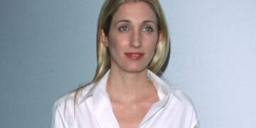Publicist Mao Padilha reveals Carolyn Bessette Kennedy’s patented fashion show seating chart  method
