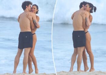 Shirtless Shawn Mendes packs on the PDA with bikini-clad girlfriend Bruna Marquezine
