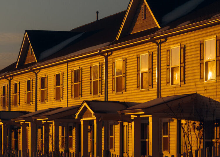 Mortgage Rates Rise as Iran War Ripples Through Financial Markets