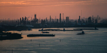 U.S. Suspends Oil Shipping Rules to Ease Gas Price Pressures