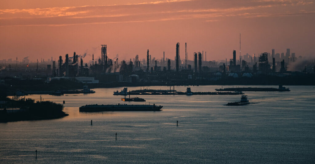 U.S. Suspends Oil Shipping Rules to Ease Gas Price Pressures