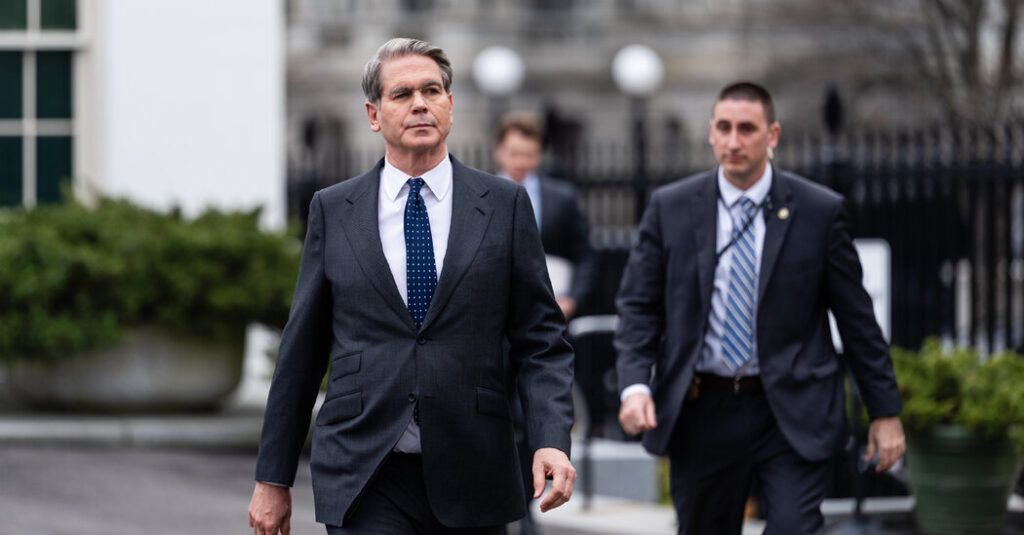 Trump Removes Sanctions on Russia to Help Oil Flow Amid Iran Conflict