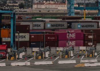 U.S. Trade Deficit Falls in January