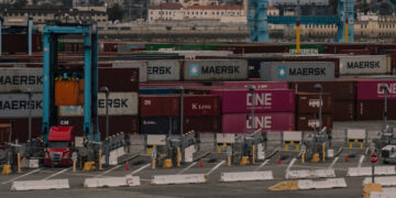 U.S. Trade Deficit Falls in January