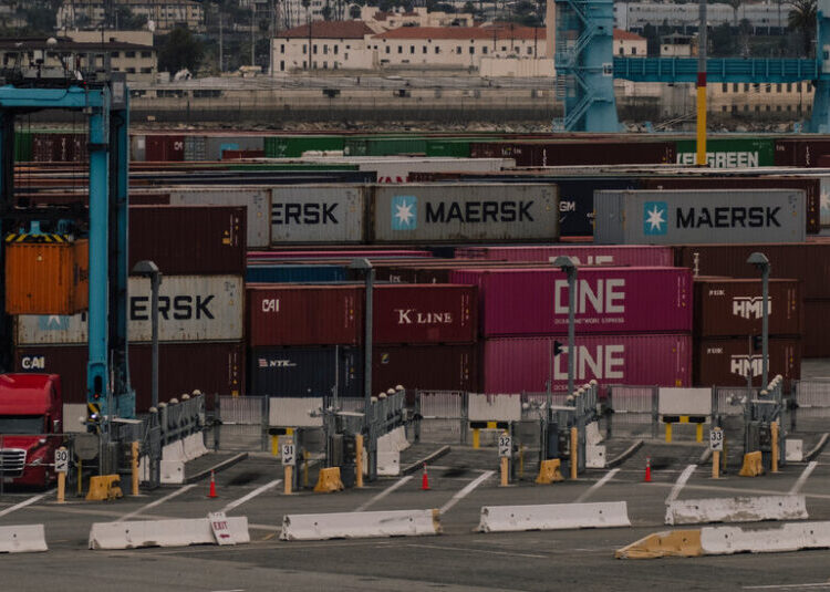 U.S. Trade Deficit Falls in January