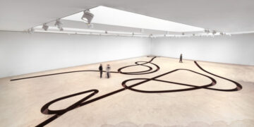 The Titan of Land Art Moves Indoors and Gets Intimate